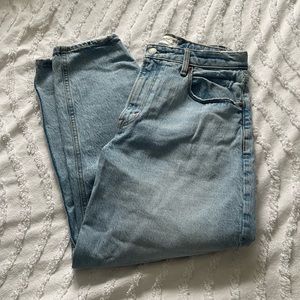 Abercrombie - Curve Love High Rise 80s Mom Jeans - Light Wash / size 29 short